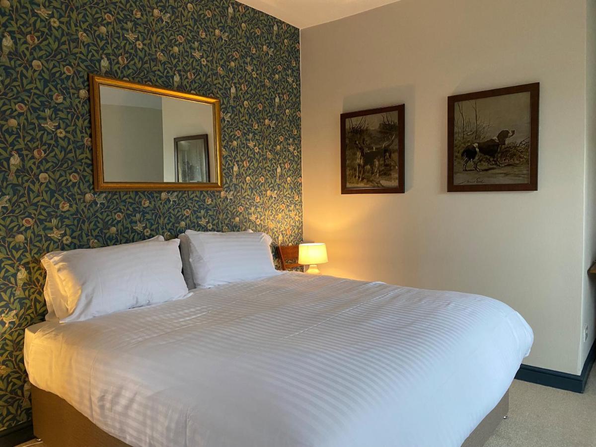 Отель The Seven Stars Timsbury  Экстерьер фото